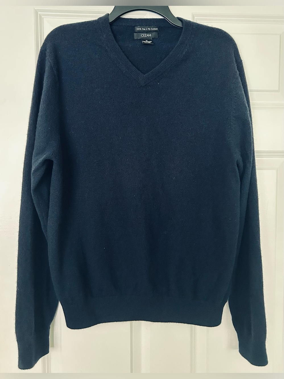 Cezani Dark Navy 100% Fine 2 Ply Cashmere Unisex V-Neck Sweater